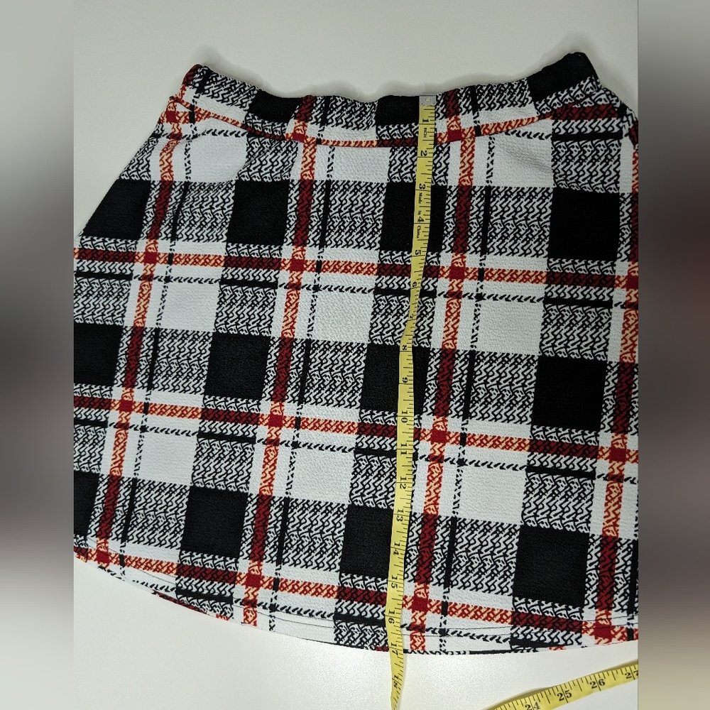 Angie Girls X- Large Girls Mini Skirt Black Red White Plaid Preowned - Picture 10 of 12